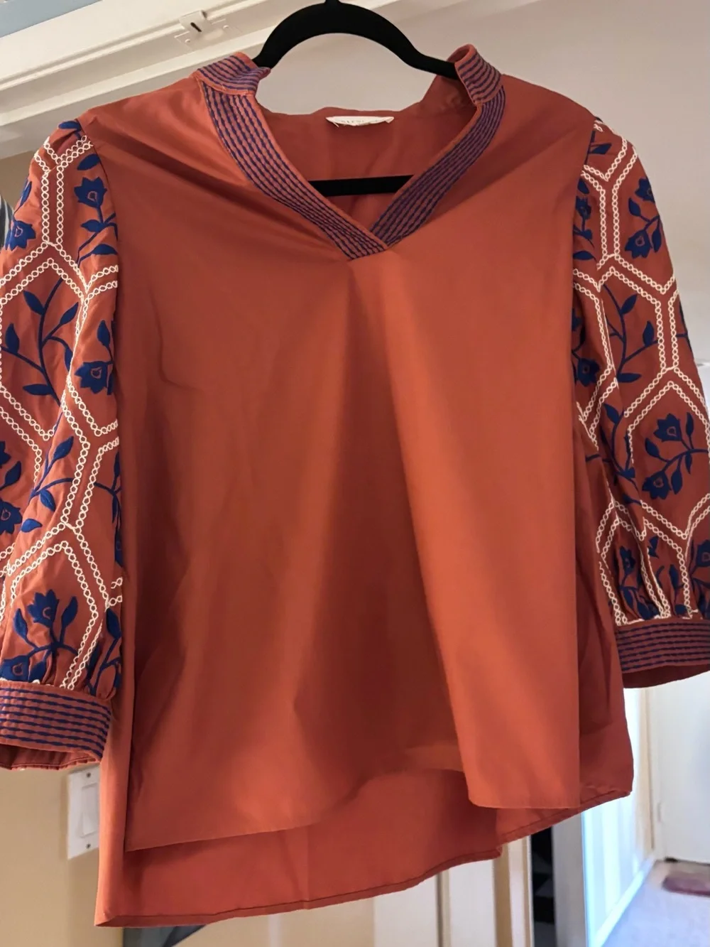 entro Rust Orange Puff-Sleeve Embroidered Blouse - Picture 3 of 3